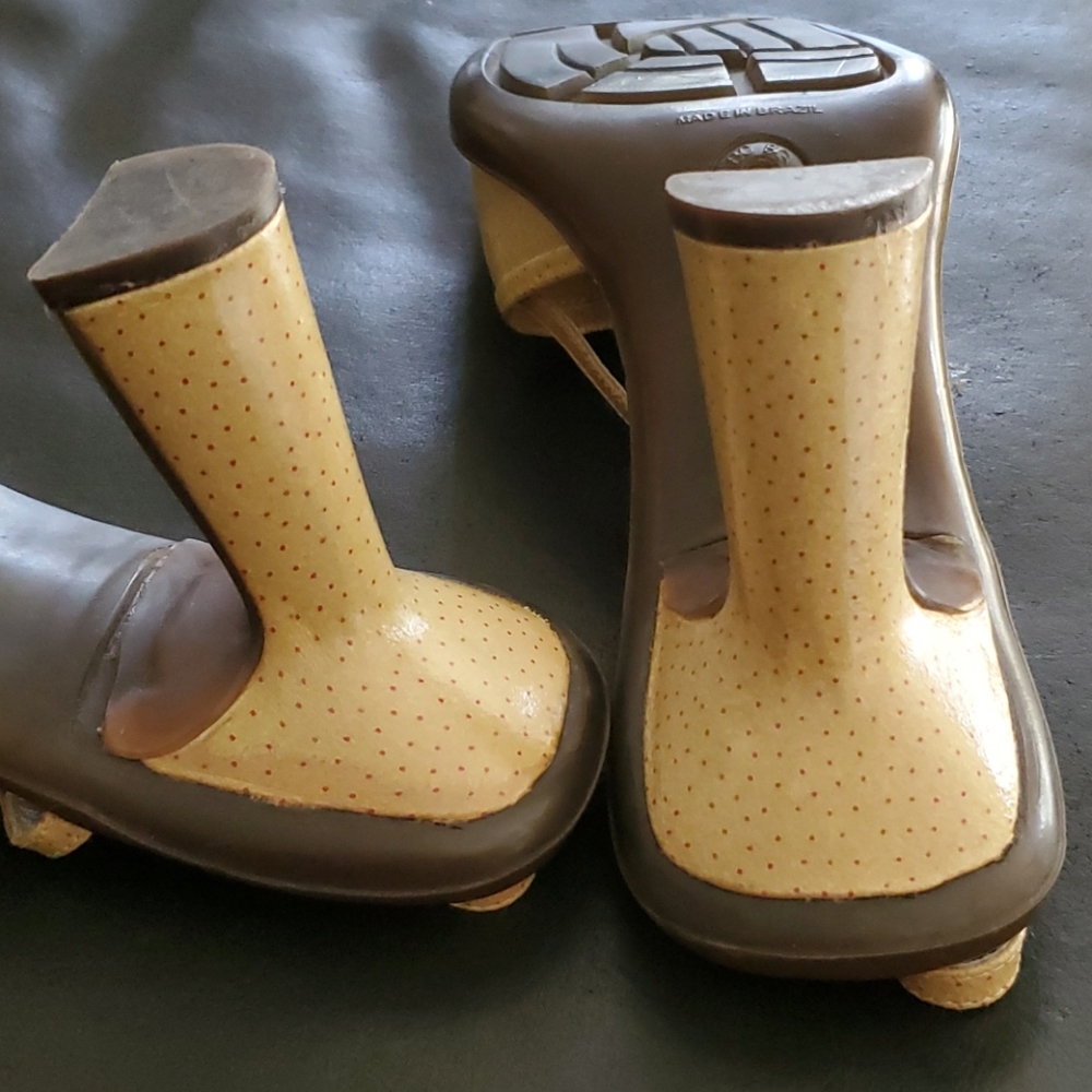 Slingback Heels by BCBG MAXAZRJA, Size 9 1/2 - Picture 5 of 9